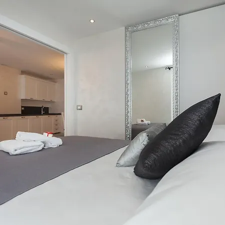 Royal Apartman *